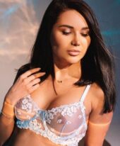 Lily, 25